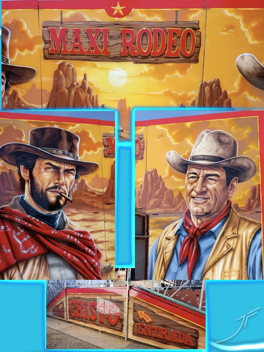 Frontal de la atracción Maxi Rodeo con vaqueros del oeste, rótulo de madera y paisaje de desierto al atardecer