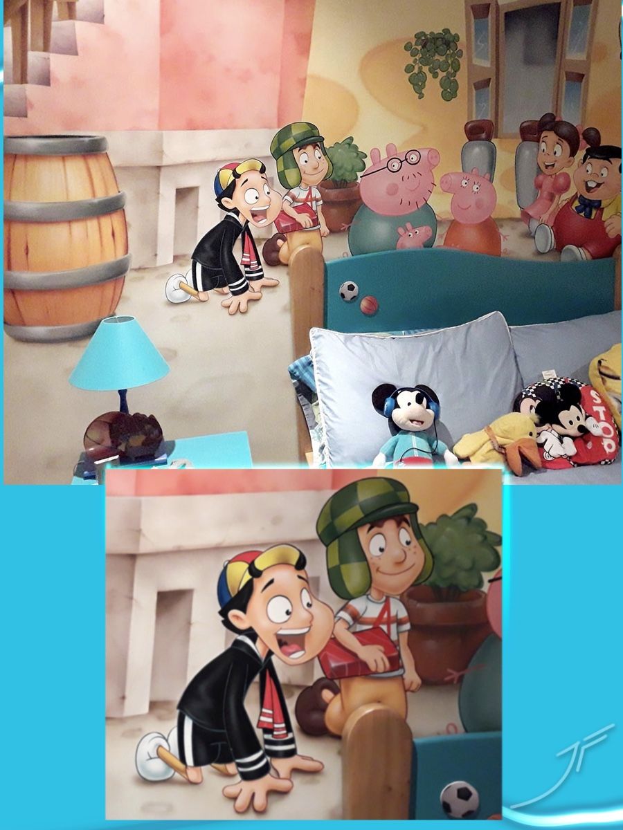 Mural infantil con personajes de dibujos animados en un patio, junto a una cama